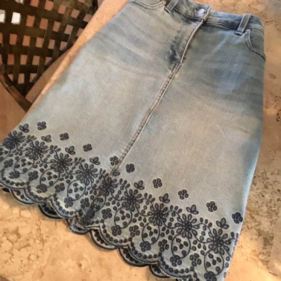 Talbots Denim size 2- fits like 4 or 6!! - Picture 2 of 7